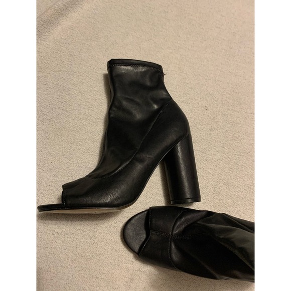 Steve Madden Urbanite Open Toe 4 in. Round Heel Ankle Bootie Black Chic Size 8.5 - Picture 9 of 9